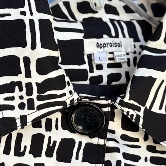 Appraisal Black & White Abstract Print Trench Coat – Size L - Picture 2 of 5